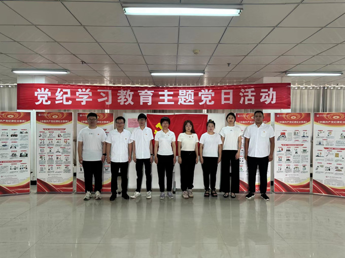 正面合影，少曉皓媛無黨徽_副本.jpg
